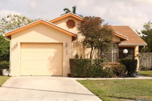 4530 E Willow Pond Ct Court E, West Palm Beach