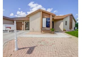 9709 Sunny Isle Circle, Boca Raton