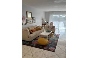 510 Prosperity Farms Road 8b, North Palm Beach