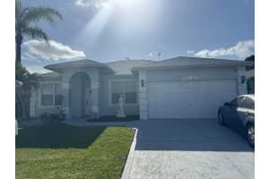 1011 Salmon Isle, Greenacres
