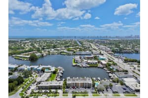 312 Northlake Drive 104, North Palm Beach