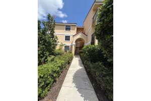 5721 Riverside Drive 301b5, Coral Springs