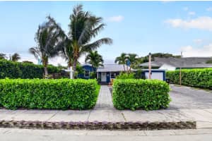 1010 Churchill Circle S, West Palm Beach