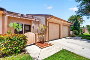 6 Farnworth Drive, Boynton Beach
