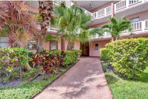 9460 Sunrise Lakes Boulevard 106, Sunrise