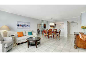 427 Golden Isles Drive 5j, Hallandale Beach