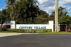 24 Golfs Edge D, West Palm Beach