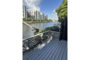 1000 Nw N River Drive 16, Miami