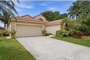 477 Cameron Drive, Weston