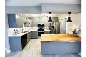321 Sandtree Drive, Palm Beach Gardens
