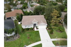 1000 Lake Breeze Drive, Wellington