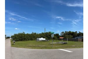 153 Sherman Avenue Ne, Port Charlotte