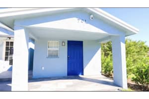 701 Se Bahama Avenue A, Stuart