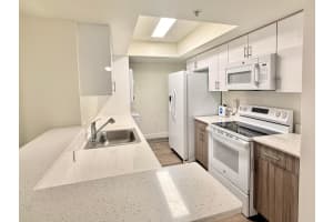 18335 Nw 68 Avenue 245-420, Hialeah 18335 Nw 68 Avenue 245-420, Hialeah