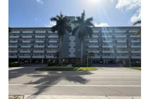 1000 Ne 14th Avenue 304, Hallandale Beach