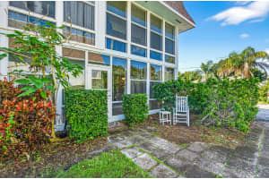 1901 Indian River Boulevard 105-e, Vero Beach