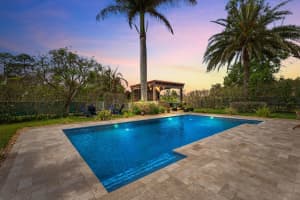 742 Se Mixon Place, Stuart