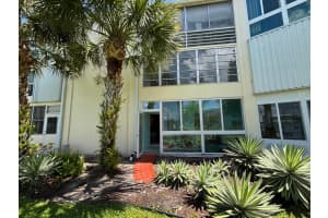 105 E Wellington 105, West Palm Beach