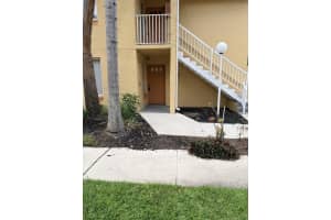 998 Coral Club Drive 998, Coral Springs