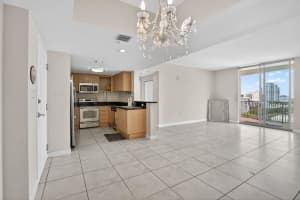 140 S Dixie Highway 819, Hollywood