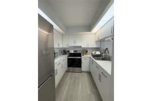 12850 Sw 4th Court 203i, Pembroke Pines