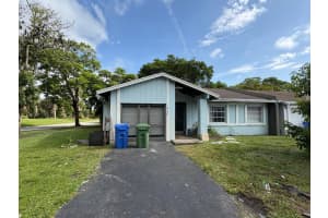 5586 N Lakewood Cir Circle E A, Margate
