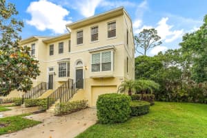 1620 42nd Square 104, Vero Beach