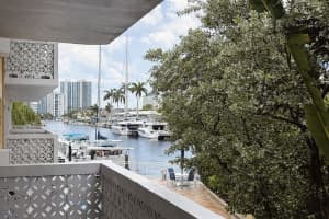 3220 Bayview Drive 211, Fort Lauderdale