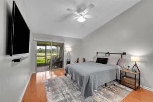 7428 S Pinewalk Dr S 18-4, Margate