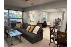 270 Ne 45th Street, Oakland Park