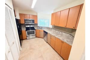 3453 Nw 44th Street 201, Oakland Park
