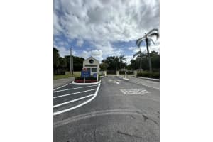 3469 Nw 44th Street 104, Lauderdale Lakes
