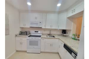 5945 Del Lago Circle, Sunrise
