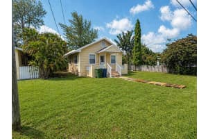 135 Se 4th Street, Hallandale Beach