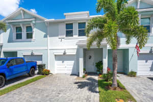 327 Se Halifax Lane, Stuart