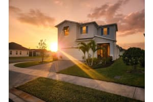 2322 Nw Antarus Dr Drive Nw, Palm Bay