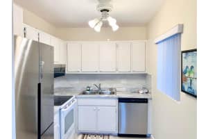 2880 Lake Osborne Drive 205, Lake Worth Beach