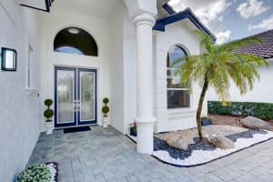 6646 Oakmont Way, West Palm Beach