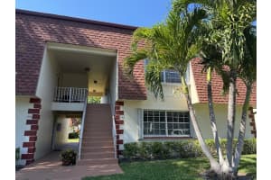 1985 Ne 32nd Court 49, Lighthouse Point