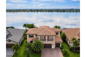 8680 W Watercrest Cir Circle W, Parkland