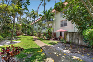 801 W Oakland Park Boulevard, Oakland Park