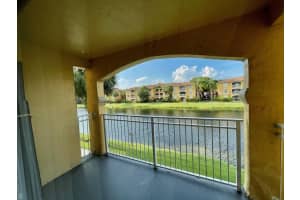 9615 Nw 1st Court 10-202, Pembroke Pines