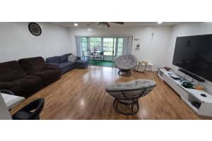 725 Lori Drive 204, Palm Springs