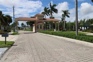 600 Layne Boulevard 119, Hallandale Beach