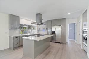 7521 Sw 1st Street, Plantation