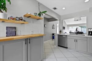 12875 Spinnaker Lane, Wellington
