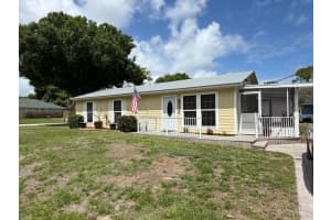 2326 Sw 15th St Street Sw, Vero Beach