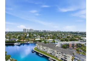 427 Golden Isles Drive Apt 16a, Hallandale Beach