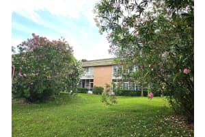 35 Vista Gardens Trail 106, Vero Beach