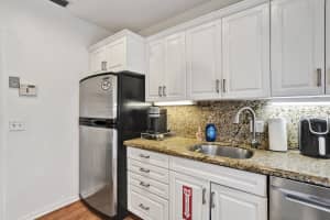 530 Ne 11th Avenue, Fort Lauderdale